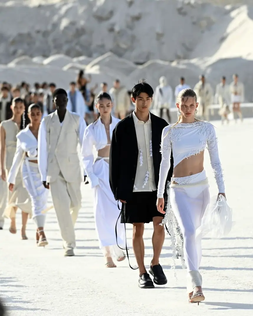 Jacquemus – Le Papier